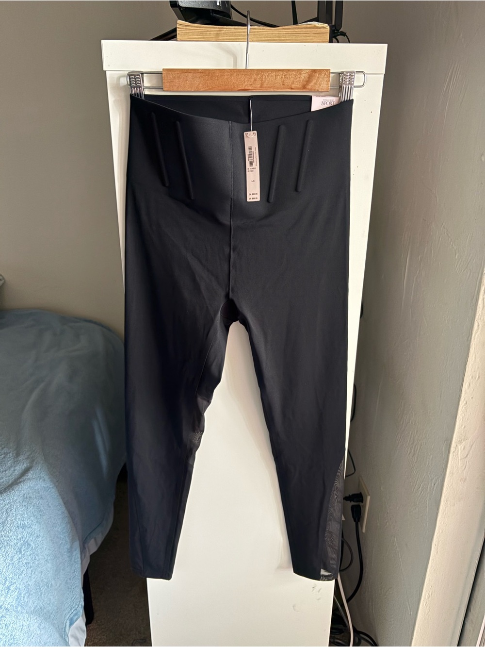 Victoria's Secret Black High-Waist Leggings - Picture 3 of 7